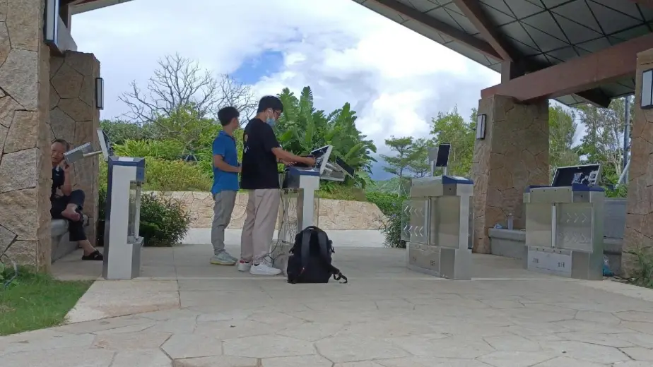 Smart gate solution for scenic spots