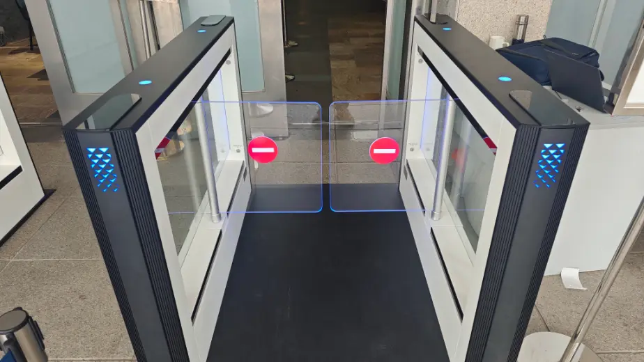 turnstile system for the museum: