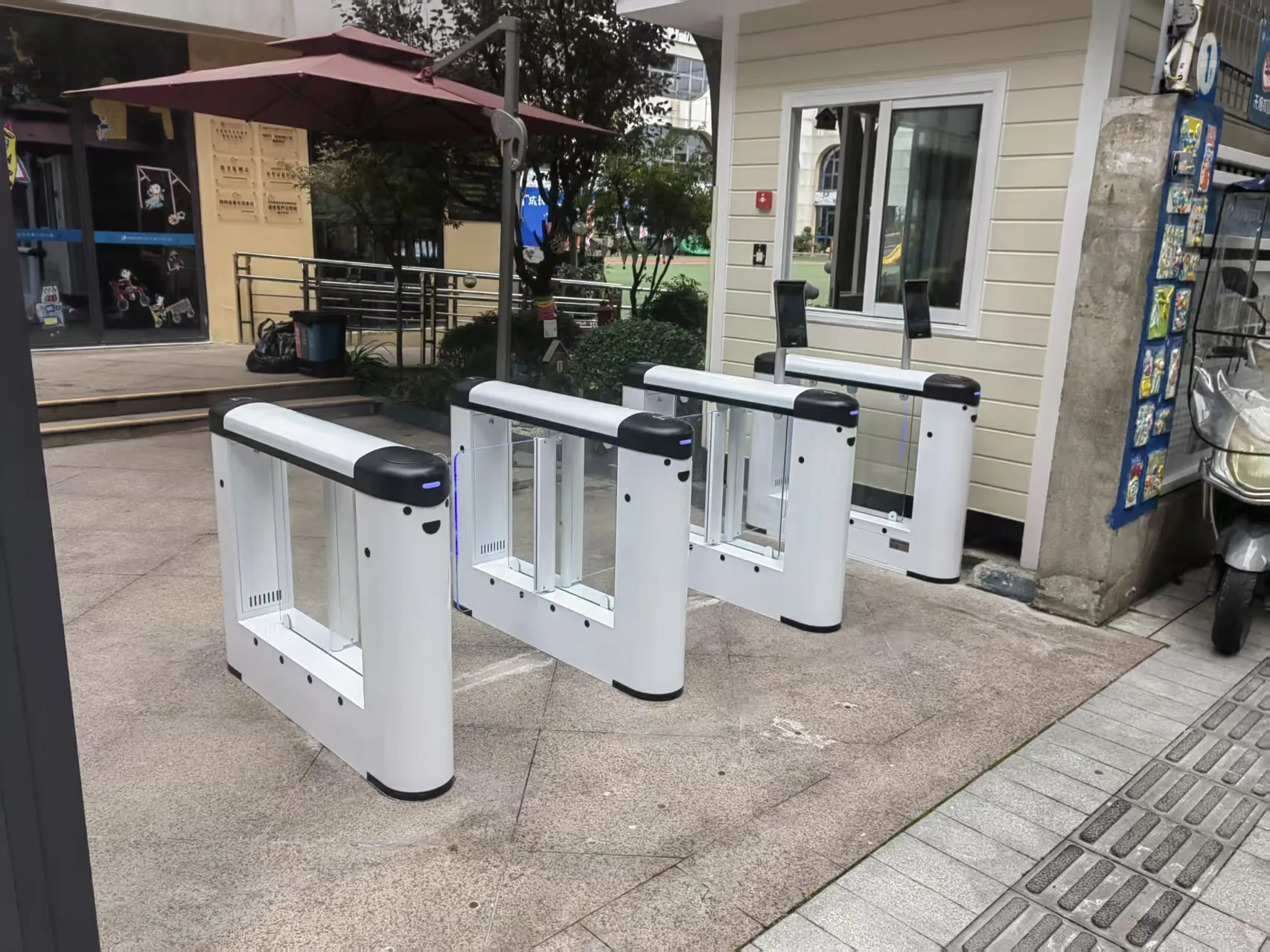 IM.B223 Kindergarten Swing Gate